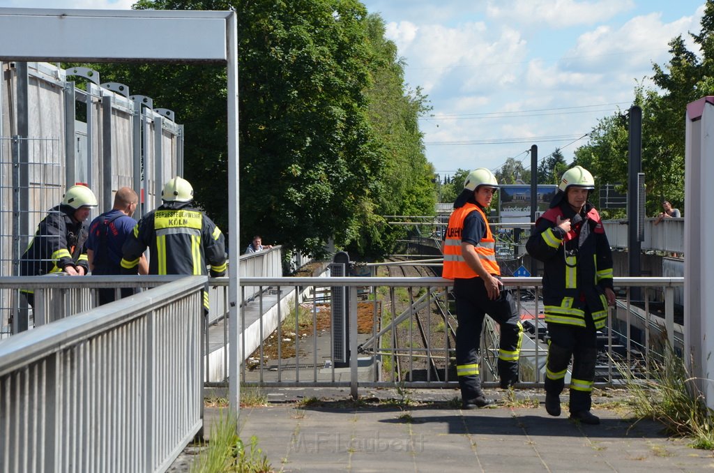 Unfall zwischen zwei KVB Bahnen Koeln Hoehenhaus Im Weidenbruch P079.JPG